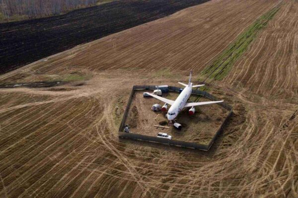 Čudo iznad Sibira: Avion u polju pšenice!